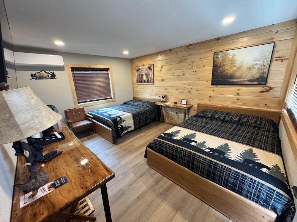 Deluxe Queen Room interior